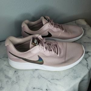 Nike Women's Tanjun Athletic Shoes size 7.5